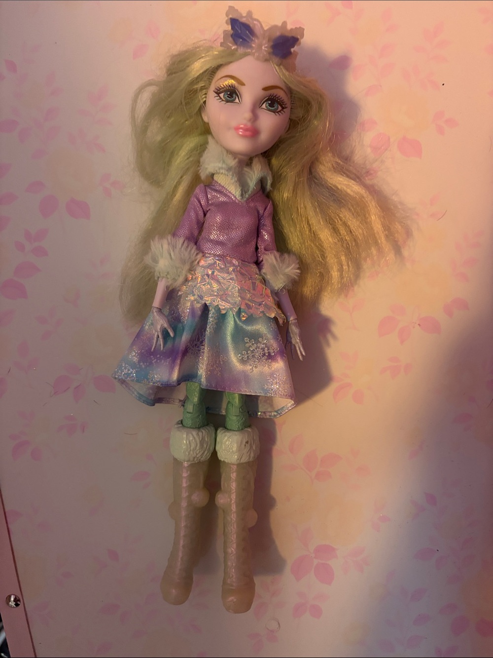 Ever After High Epic Winter Crystal READ DESCRIPTION REFER TO PHOTOS